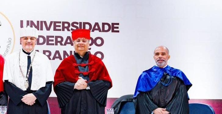 Reconhecimento a Flávio Dino na UFMA levanta suspeitas de favorecimento político e críticas à gestão