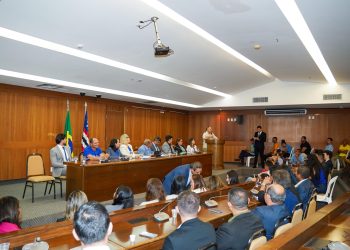 Cerimônia aclama nova presidente da UNIPAV