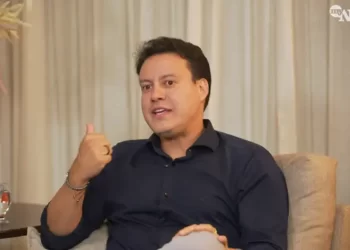 Felipe Camarão Consegue Liminar para Excluir Postagens com Supostas Conversas