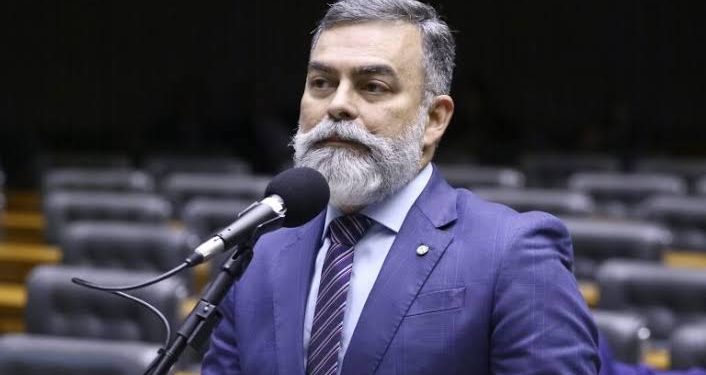 Deputado Allan Garcês nega acusações e reafirma alinhamento conservador