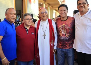 Prefeito Preto e vice-governador Felipe Camarão participam do encerramento do festejo de São Raimundo dos Mulundus em Vargem Grande