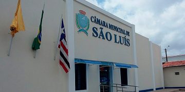 Servidores ficam sem 13º e silêncio da presidência aumenta tensão na Câmara de São Luís