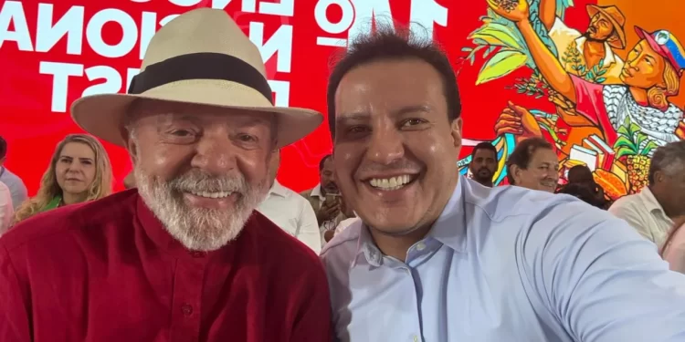 Encontro entre Lula e Felipe Camarão em evento do MST reforça articulações políticas para 2026