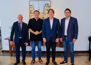 Felipe Camarão articula com ministro das Comunicações expansão da internet no Maranhão