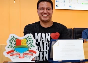 Felipe Camarão recebe Título de Cidadão de São Raimundo das Mangabeiras e reforça compromisso com a população