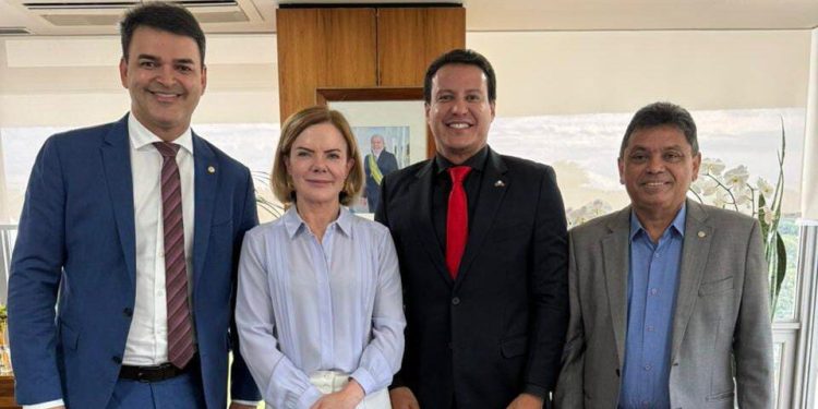 Felipe Camarão nega saída do PT e reafirma compromisso com projeto de Lula no Maranhão