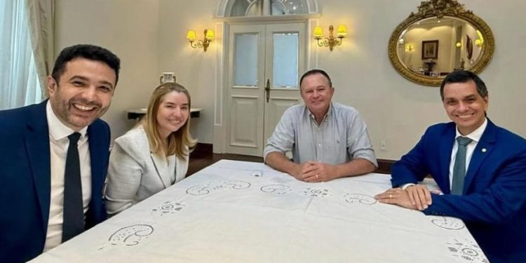 Sob pressão, Carlos Brandão articula com deputados para tentar afastar o vice na Assembleia Legislativa do Maranhão