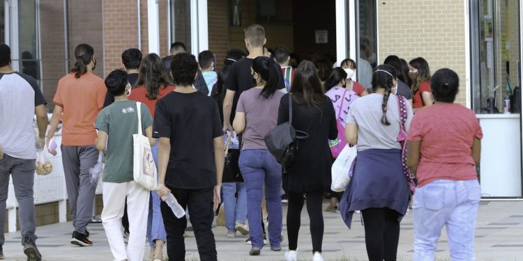 Prazo para solicitar isenção da taxa do Enem 2026 se encerra nesta sexta-feira