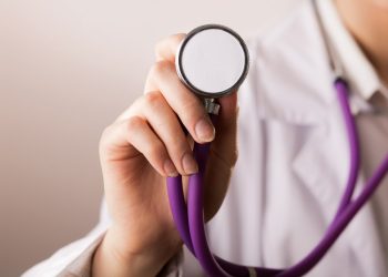 Trabalhadores passam a ter direito ampliado para realizar exames de prevenção sem desconto no salário