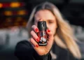 Projeto que autoriza spray de pimenta para mulheres avança e segue para sanção presidencial