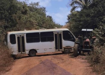 Protesto em povoado de Caxias entra no terceiro dia e moradores cobram recuperação de estradas