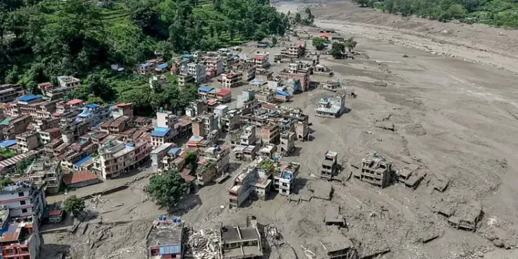 Terremoto e possível colapso de geleira são investigados após desastre entre Nepal e China